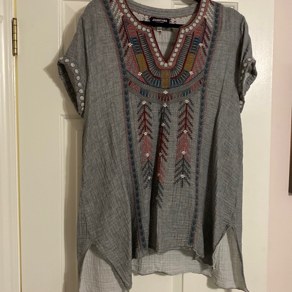 Embroidered Johnny Was tunic. Excellent condition. 99% cotton 1% spandex.